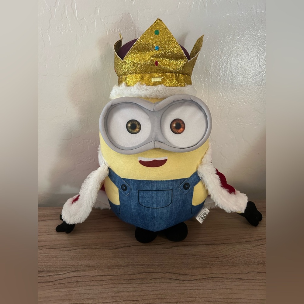 Despicable Me King Bob plush